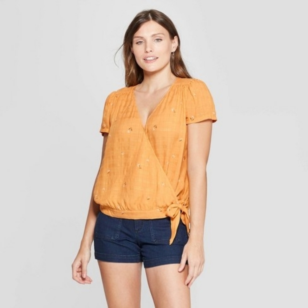 Universal Thread Floral V Neck Top